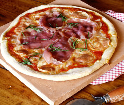 pizza-farro-scamorza-prosciutto